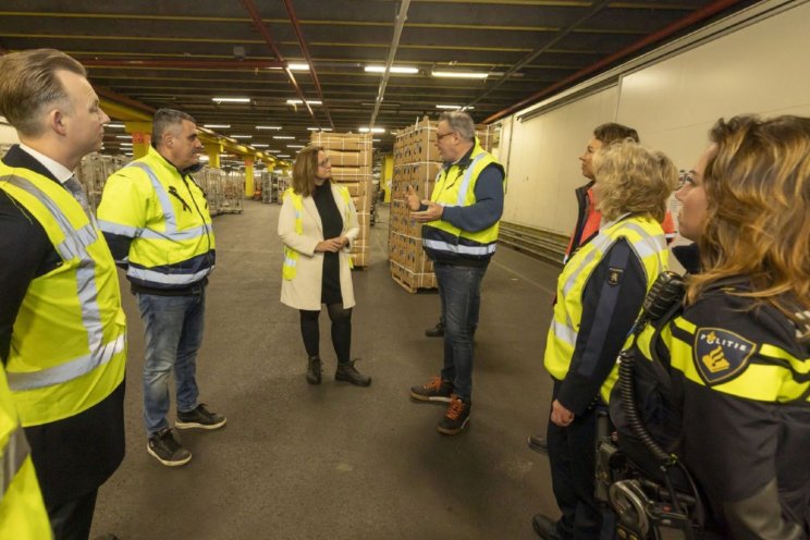 Staatsecretaris op bezoek bij Royal FloraHolland Staatsecretaris op bezoek bij Royal FloraHolland