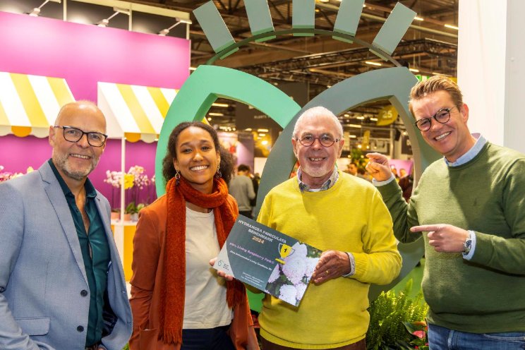 Prijs voor Living Raspberry Pink 'improved' Prijs voor Living Raspberry Pink 'improved'