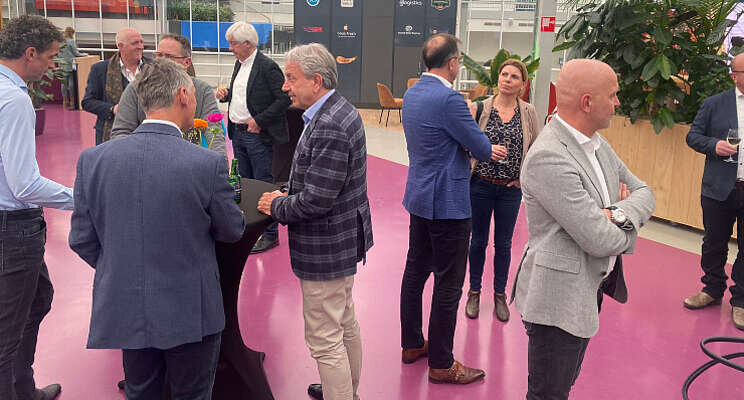 Kenniscafé Let's Connect van start in WHC Kenniscafé Let's Connect van start in WHC
